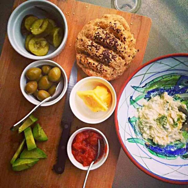 kefir cream cheese with dill, pickles olives tomato relish, fresh baked bread|CHUENCHAIさん