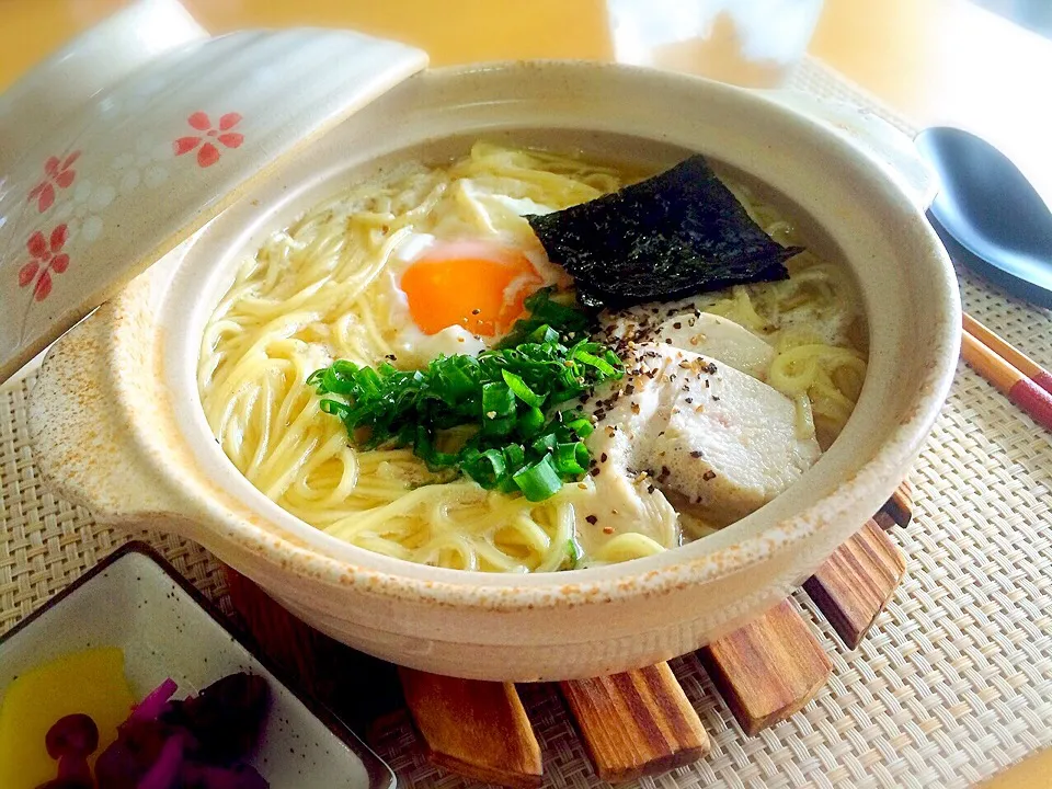 Snapdishの料理写真:鍋焼きラーメン|ポンポコたまこさん