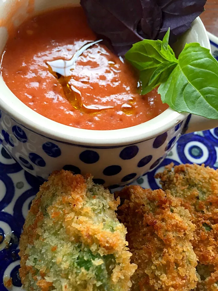 watermelon tomato gaspacho and spring pea fritters|Matthew Cashenさん