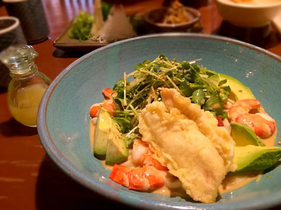 海老とアボカドの胡麻ダレうどん|さおりさん