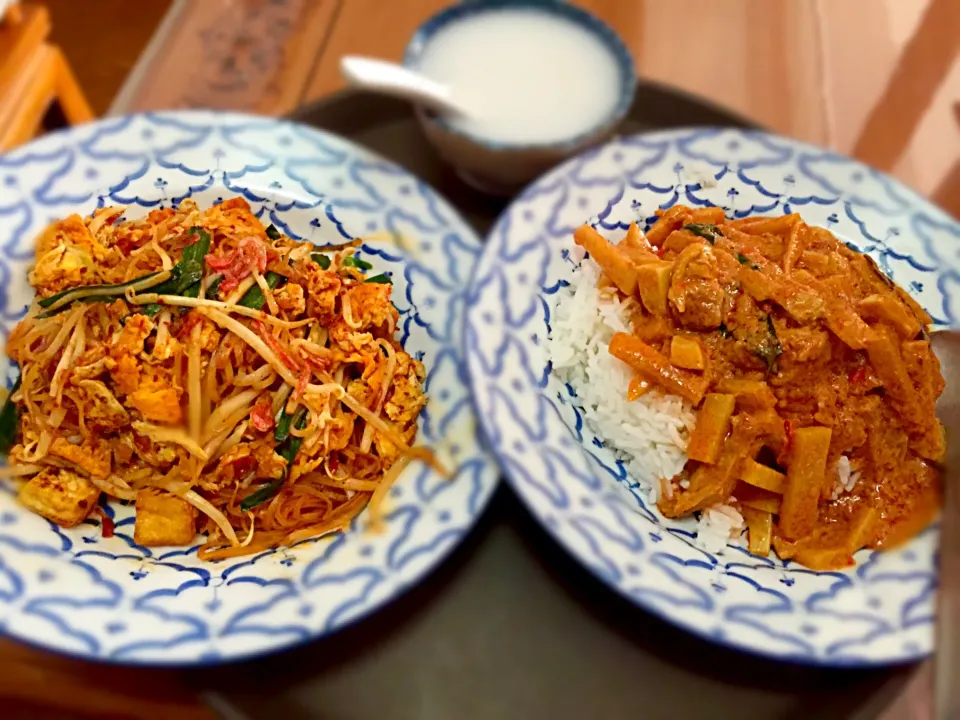 タイの焼きそばとレッドカレーライス。|あーいー🍚さん