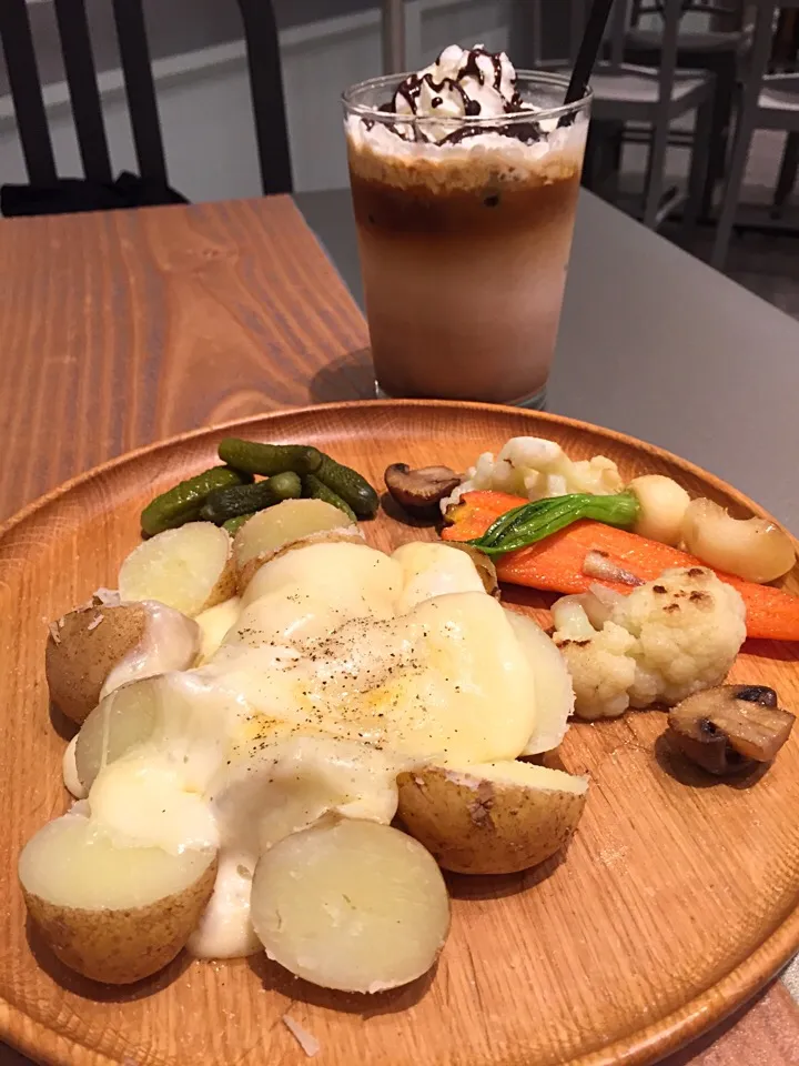 raclette cheese on grilled veggies|Reiko Araiさん