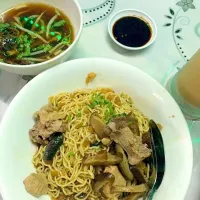 Snapdishの料理写真:mee kolok chicken mushroom|mrymrufaidahさん