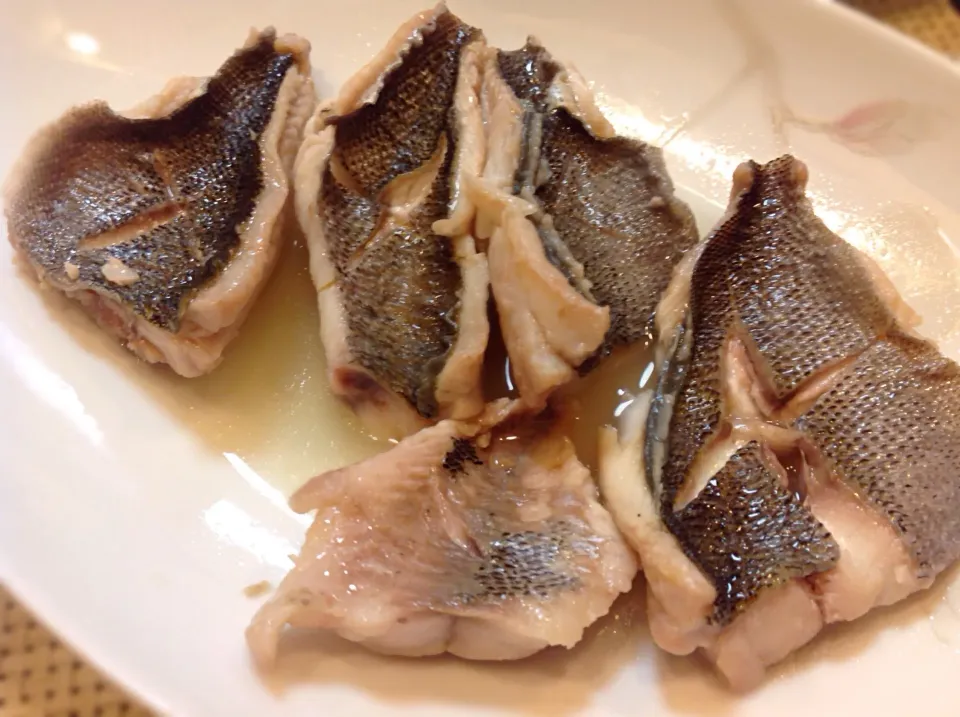 イサキ🐟の酒蒸し😋|アライさんさん