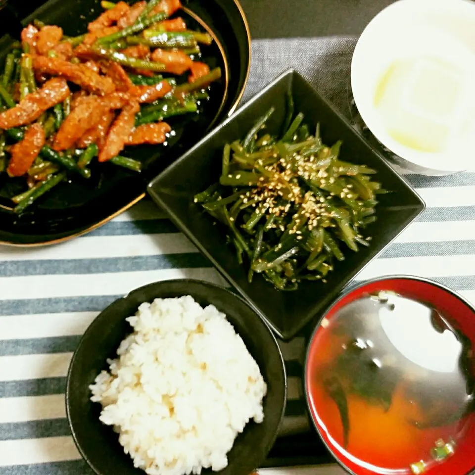 ✡牛肉とニンニクの芽の炒め物✡茎ワカメの生姜炒め✡卵豆腐✡ゴマご飯✡しじみ汁|もこハムさん