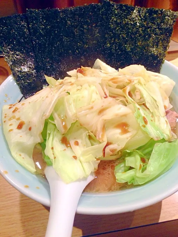 Snapdishの料理写真:山王家のキャベツラーメン＠赤坂|Yasuhiro Koikeさん