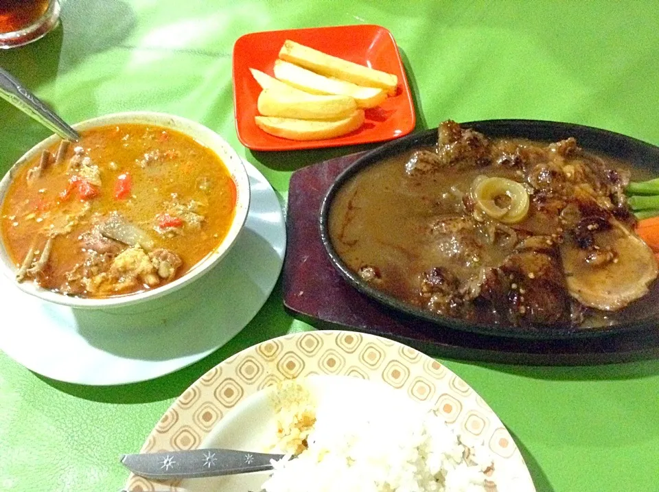 Steak - Gule|Bambang Budiono Tjioさん