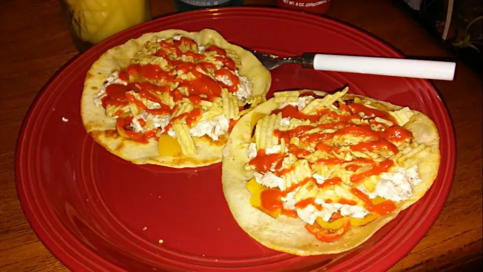 ,orange red,yellow sweet peppers ,leftovers lunch, chips,tuna, feta,sriracha sauce on tortilla|CHUENCHAIさん