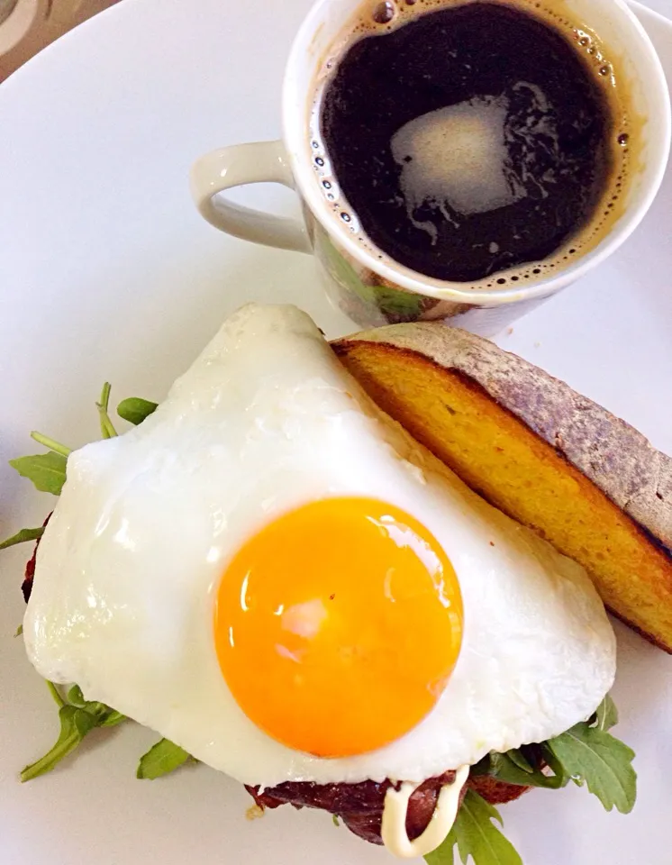 Teriyaki chicken sandwich with sunny side up|coxiella24さん