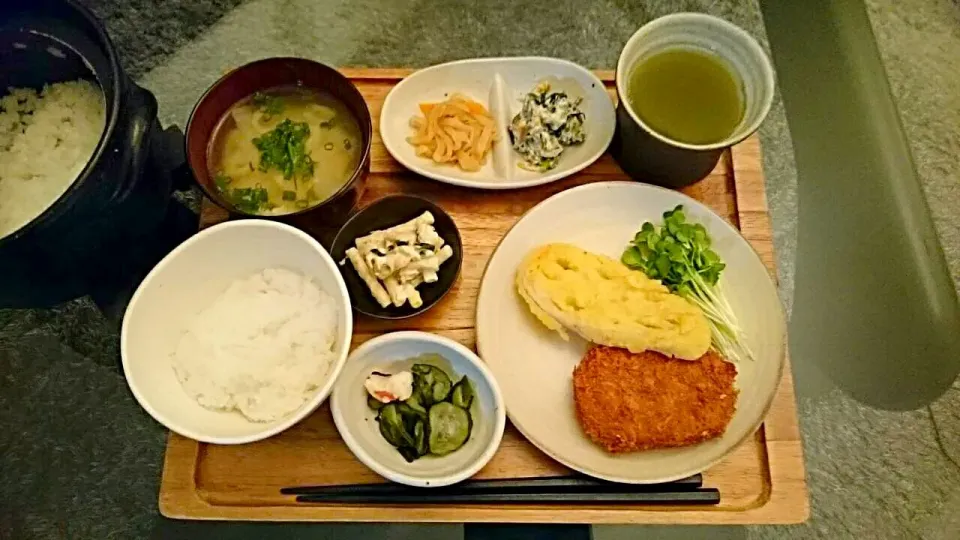 今朝の朝ご飯は、土鍋でご飯炊いたのと お味噌汁作ったらだけ❣
おかずは スナックのママの手作りお惣菜～|yokoさん