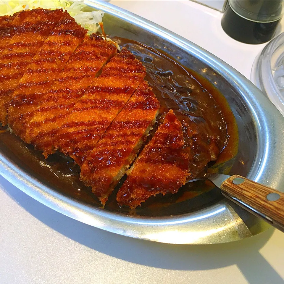 Snapdishの料理写真:【神保町昼食探訪】
ゴーゴーカレー
ロースカツ ヘルシークラス(小)でも多めだね|Yogiさん