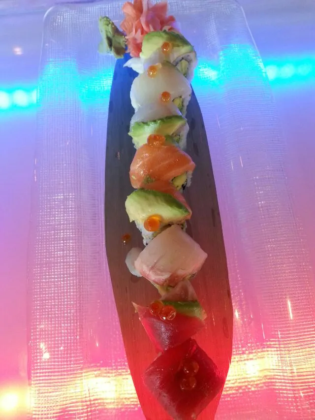 rainbow roll from work.. 
and pretty lights.|Polly Gelfusoさん