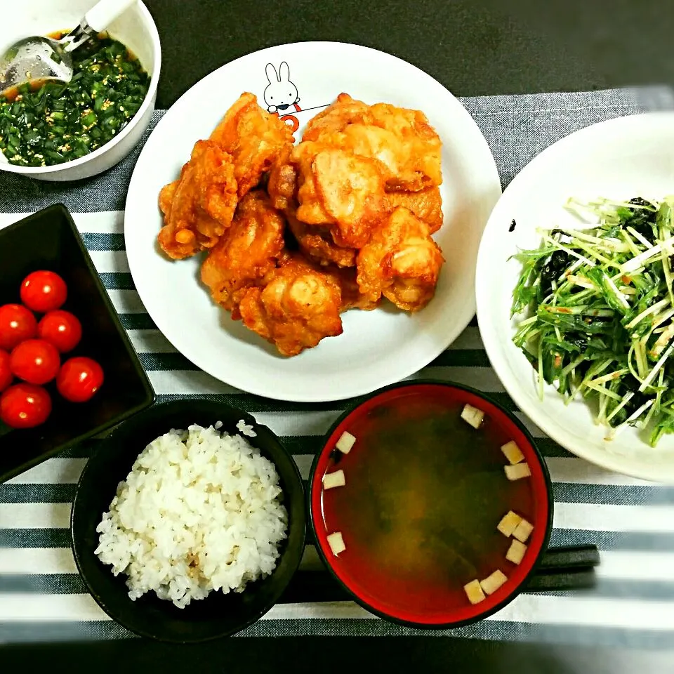 ✡唐揚げ&ニラダレ✡水菜サラダ✡ミニトマト✡ゴマご飯✡あおさのお味噌汁|もこハムさん