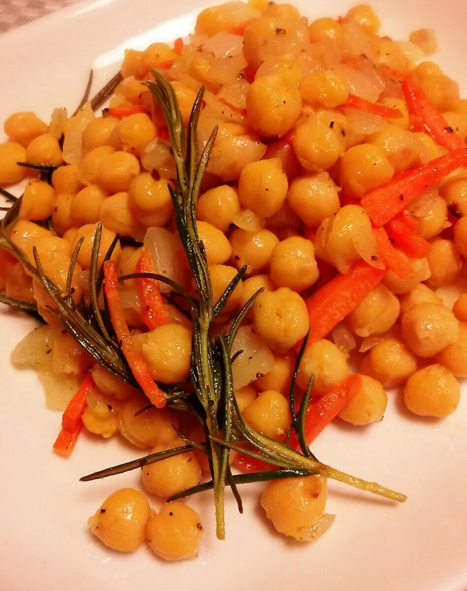 Snapdishの料理写真:OMさんのStir-fried chick pea with rosemary|ゆず( ˘ ³˘)♥さん