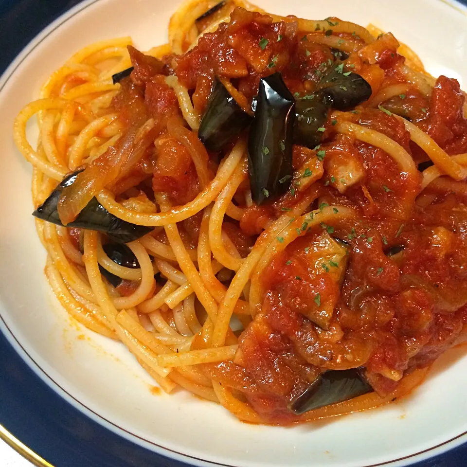 お茄子とベーコンのトマトソースパスタ|pitonさん