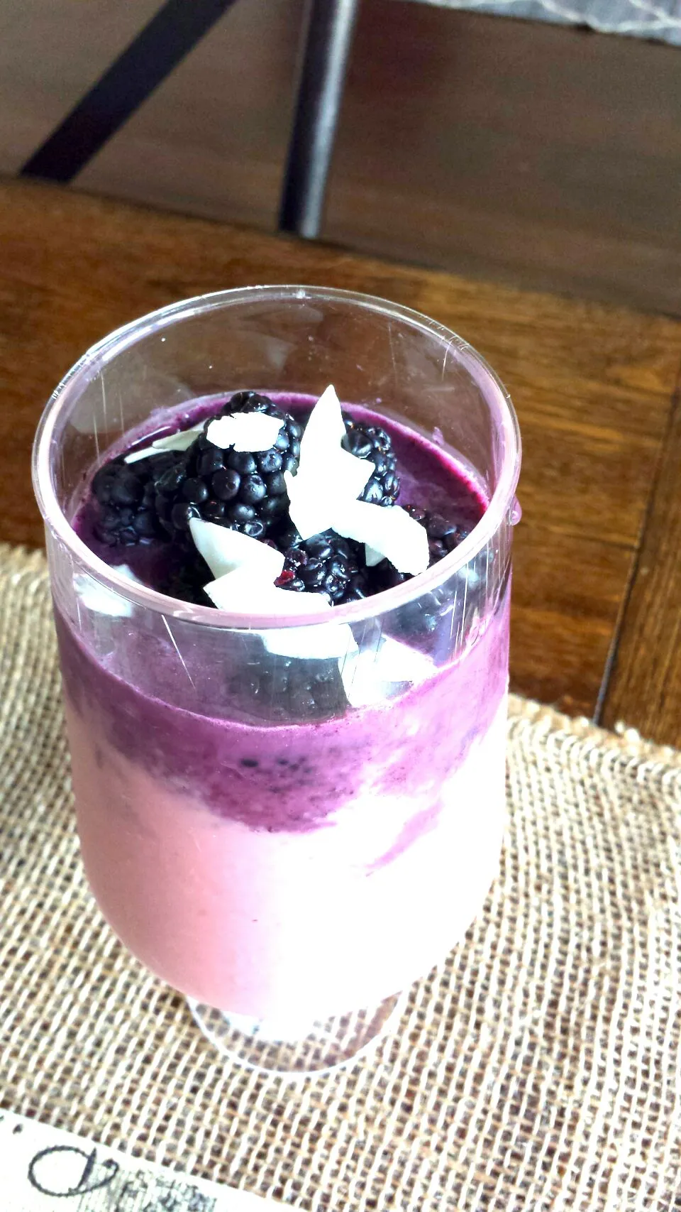 Today's my birthday.  I made a wonderful Berry Smoothie. Here's to vitality and wellness. Salud
#smoothie#greensmoothie#blackberries#blueberries#vegan#vegetaria|lisaさん