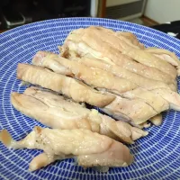 Snapdishの料理写真:蒸し鶏辛子醤油でいただく。|みゆきさん