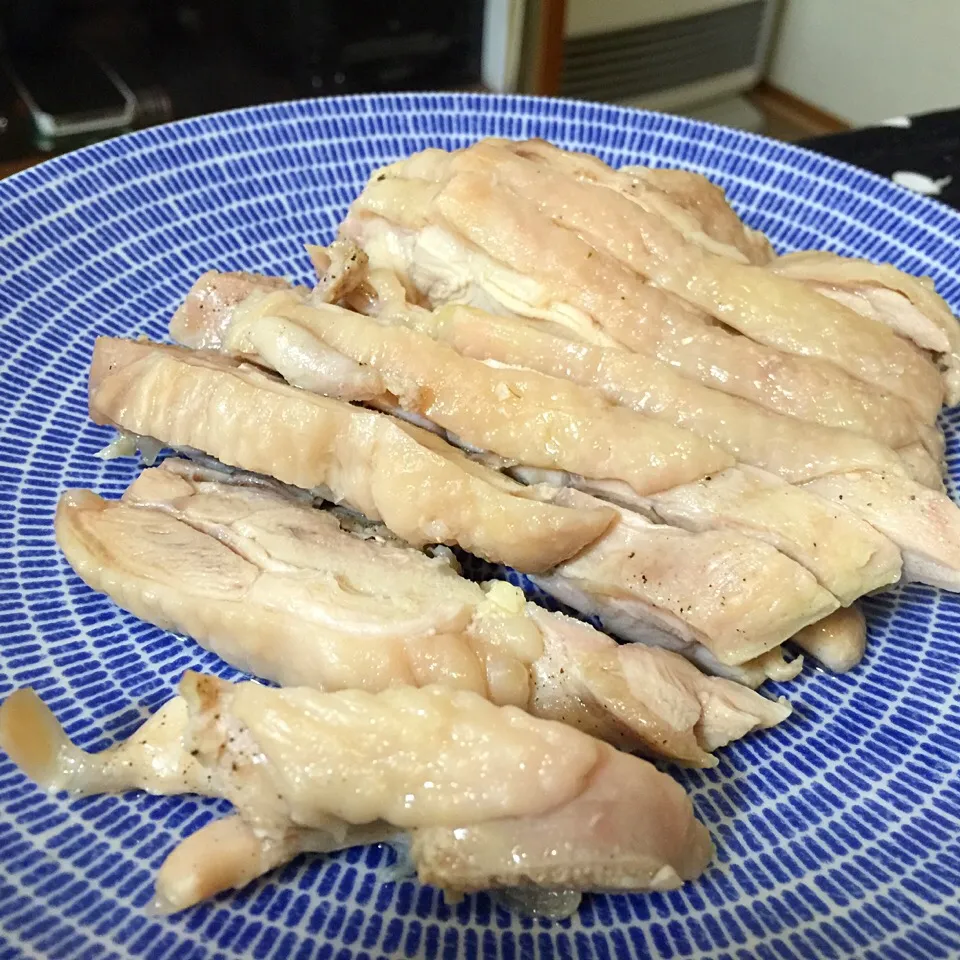 Snapdishの料理写真:蒸し鶏辛子醤油でいただく。|みゆきさん