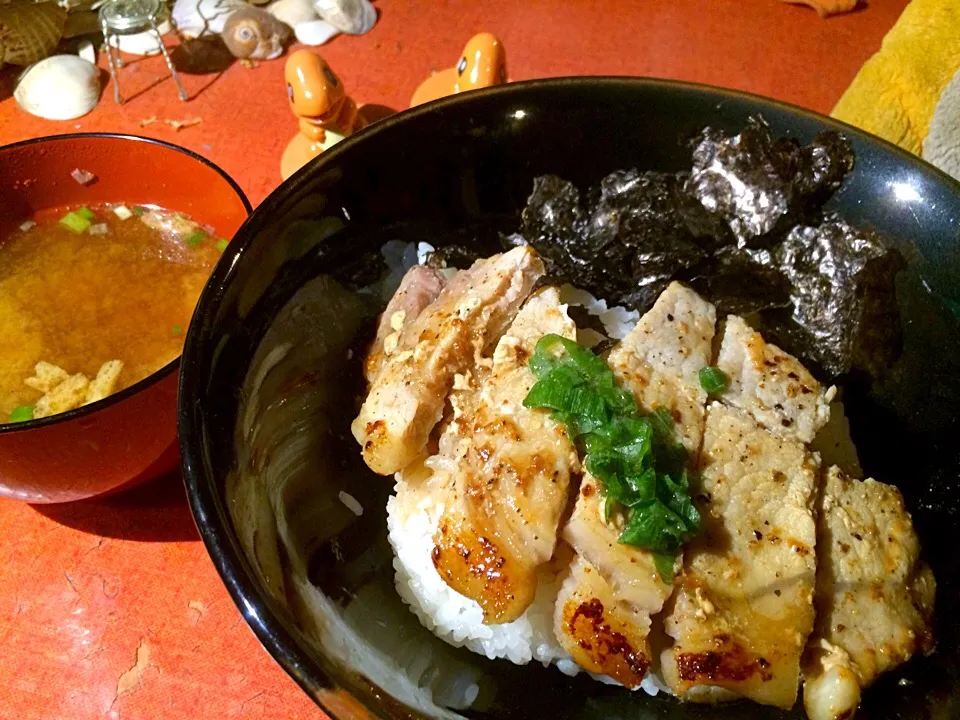 塩麹豚ロースグリル丼|つばささん