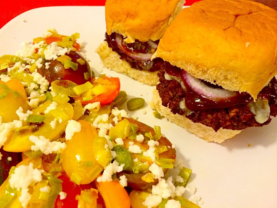 Snapdishの料理写真:Black Bean Sliders with Mango Balsamic Ketchup & a Warm Baby Heirloom Tomato & Green Garlic Salad|idgara000さん