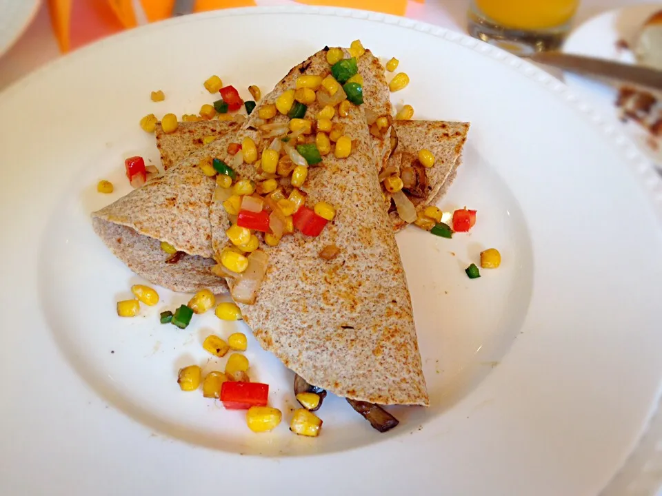 Vegetariano 〜quesadillas integrales con queso Oaxaca y verduras 〜|チビミミさん