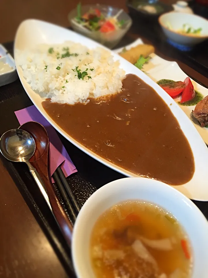 カレーランチ（≧∇≦）|かろやんさん