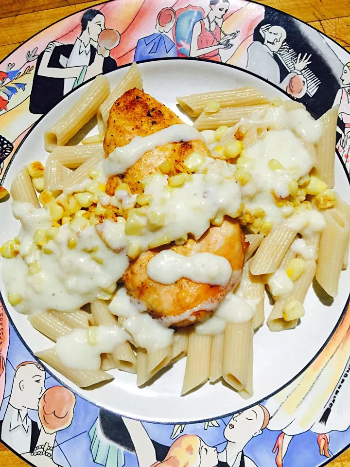 Medley of Chicken with Lemon BBQ spices, fresh sautéed corn resting on Gluten Free Pasta with Alfredo Sauce|Cheryl Melnickさん