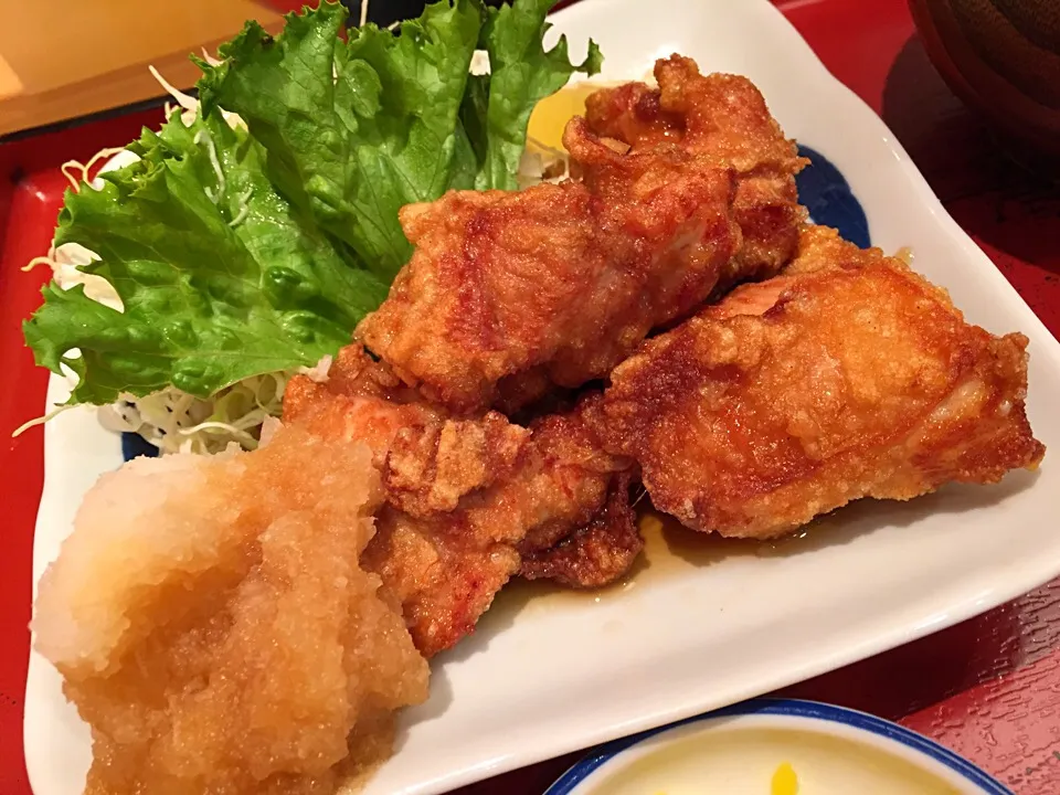 Snapdishの料理写真:ジューシー鶏のおろし唐揚定食|T. Wonderさん