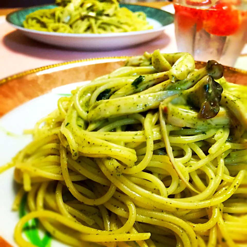 バジル🌿エリンギのパスタ🍝歯ごたえたまらん😘|祥子さん