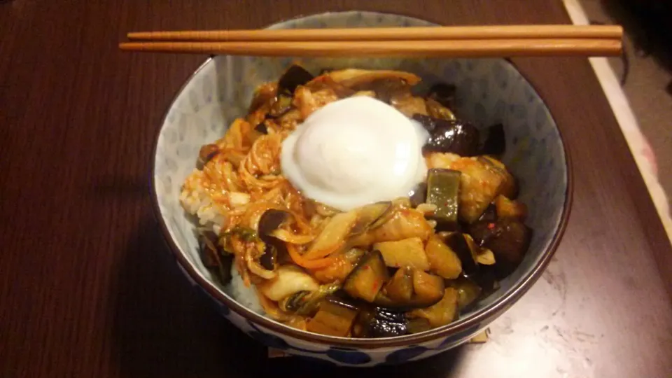 なすキムチ丼
eggplant kimchi donburi
bol de riz aux aubergines et kimchi
 #おいしい #tueriedusoirbonsoir|Antoine Blancさん