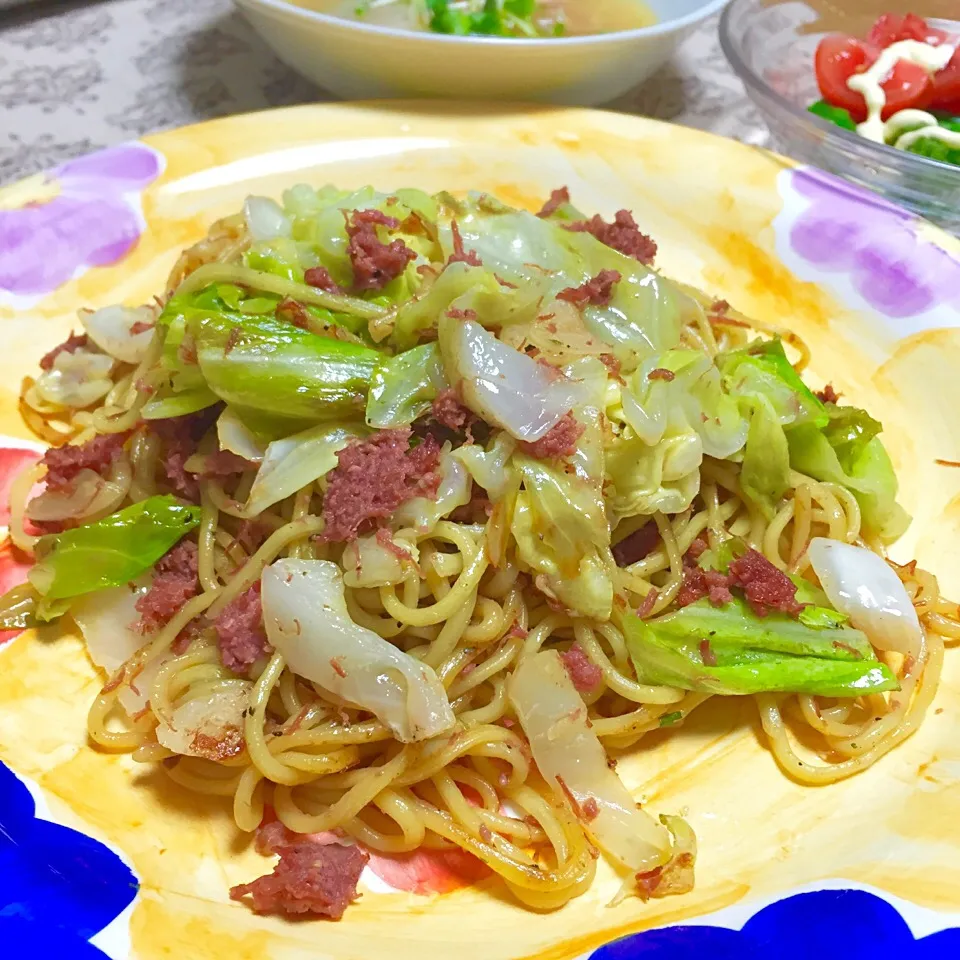 akikoさんの料理 コンビーフの醤油焼きそば|カウンター嬢さん