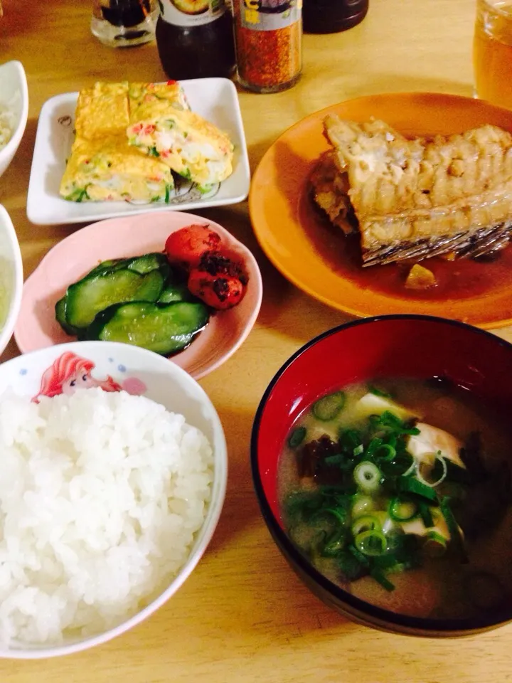 朝定食。鯛のアラ編🍴|あいごんさん