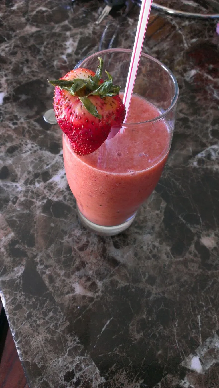 strawberry smoothie|paulaさん