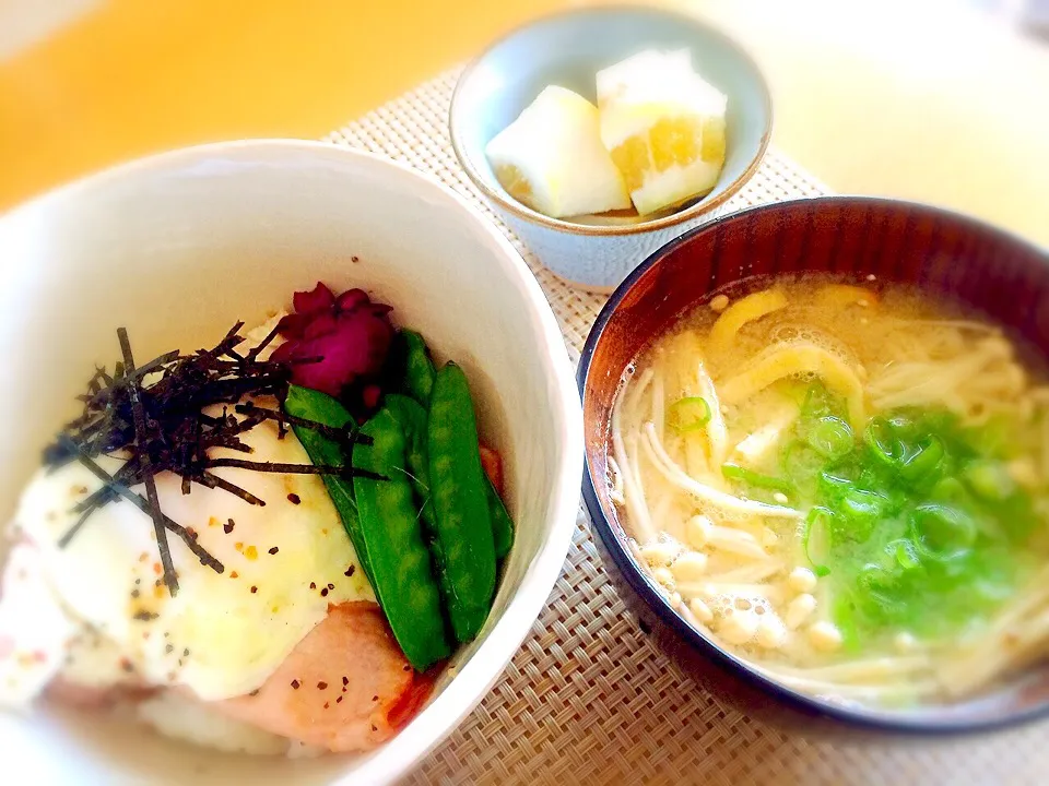 Snapdishの料理写真:ハムエッグ丼|ポンポコたまこさん