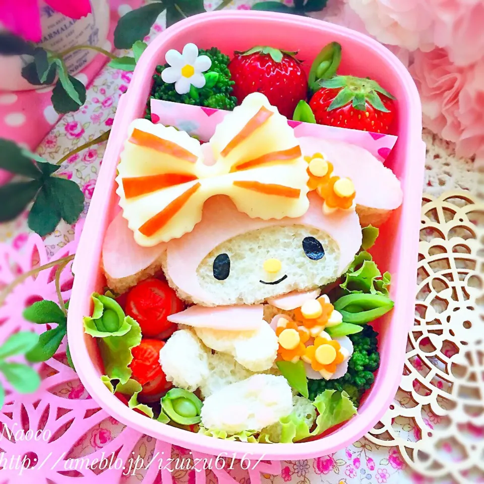 Snapdishの料理写真:マイメロディちゃん春のお花摘み♡サンドウィッチ弁|naocoisaさん