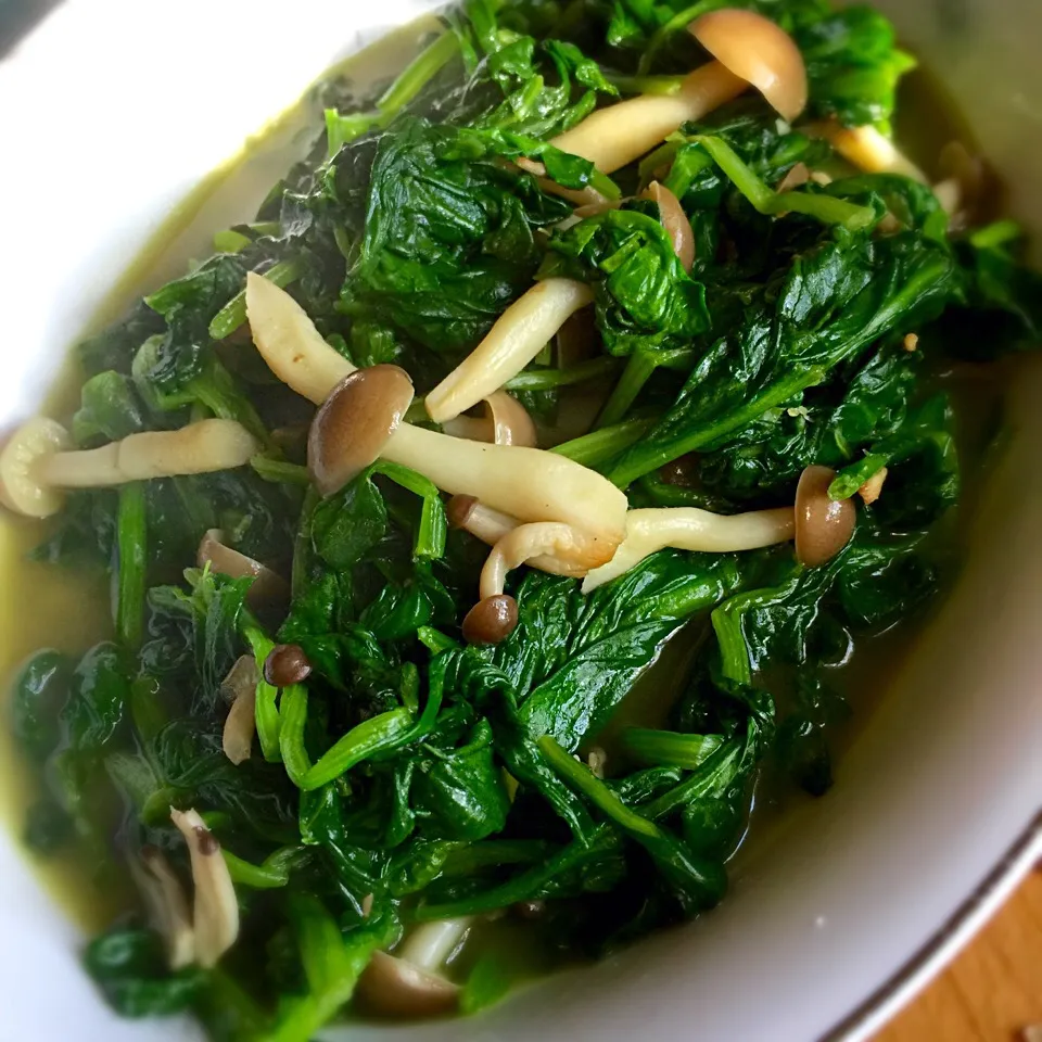 ほうれん草とシメジの中華炒め / Stir fried Spinach and Shimeji Mushroom|NozomiSさん