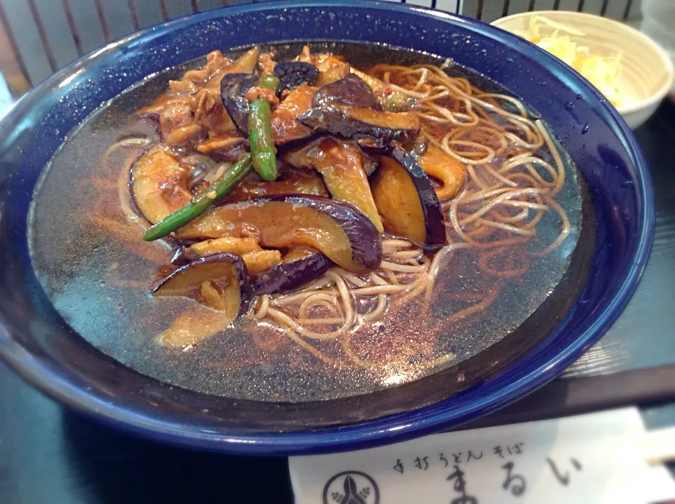 冷やし肉ナス蕎麦😋|アライさんさん