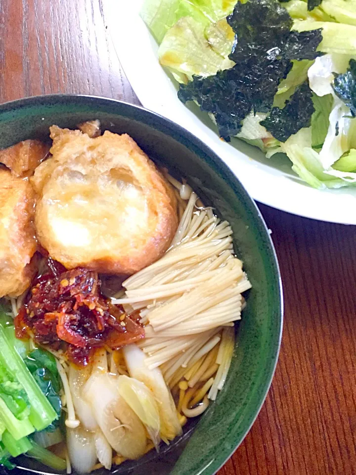 仙台麩とエノキと小松菜のそばに旨辛ろ〜もんをのせて|旨辛ろ〜もん 無添加・手作りラー油さん