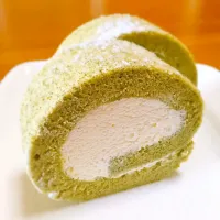 Snapdishの料理写真:green tea roll 🍵|ももさん