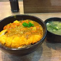 today lunch chicken katsu curry donburi itadakimasu!|Karina Barlin Mahmudさん