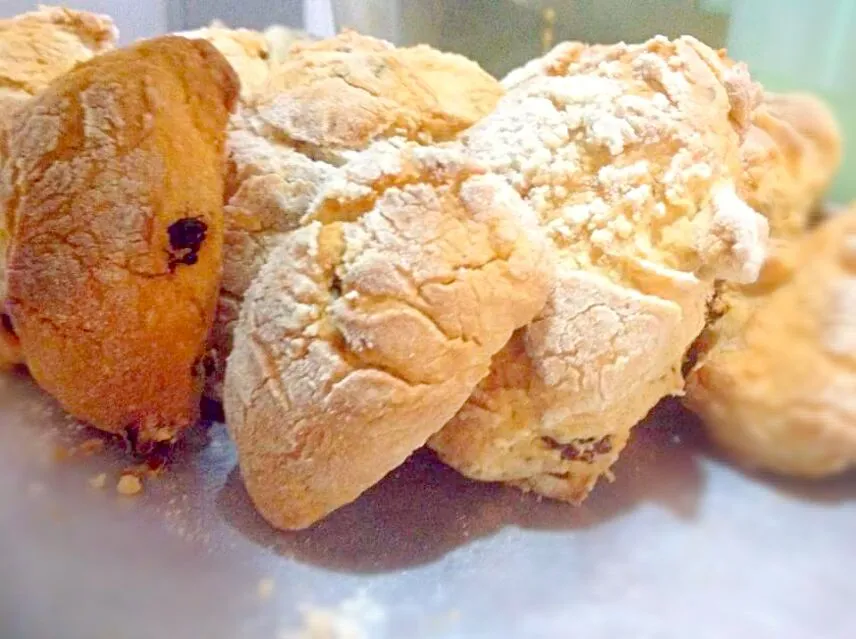 Snapdishの料理写真:Mulberry scones|FeliciaLinさん