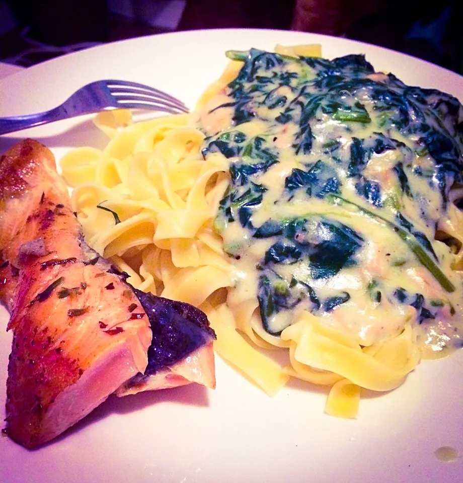 Home made margarine buttered saumon with bechamel spinach tuna tagliatelle|el sushi de la manchaさん