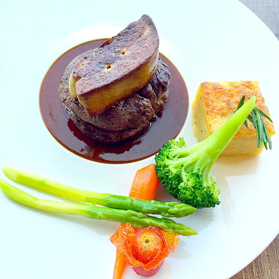 Steak and Foie Gras|Arunee Chuboonrajさん