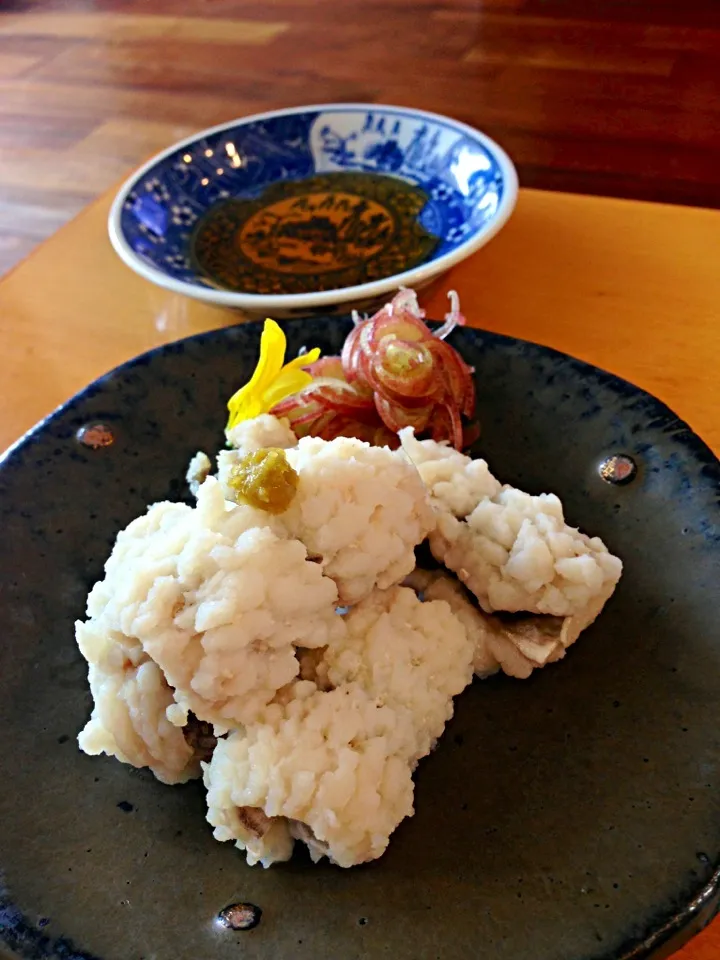 鱧 湯引き しこの露檸檬で|あきらさん