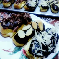 Snapdishの料理写真:vanilla eclairs with chocolate,almond and cheese|sri afrianiさん