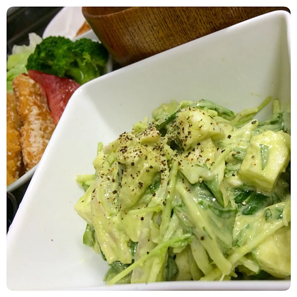 reiさんの料理 アボカドとはんぺんと豆苗のサラダ|いはらさん