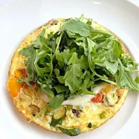 Snapdishの料理写真:野菜フリタータはルッコラをのせてVegetable frittata topped with arugula