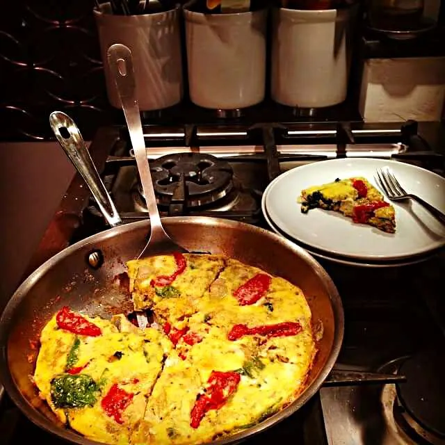 Frittata sundried tomato artichoke spinach dusted with parmesan|CHUENCHAIさん