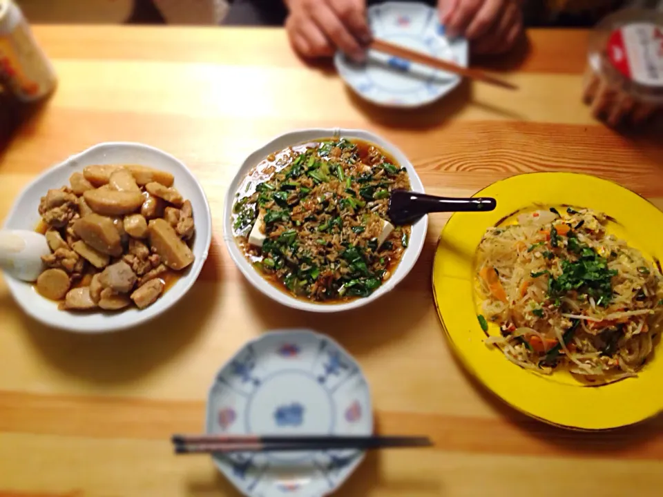 鶏と里芋の煮物、ほうれん草とえのきのあんかけ豆腐、春雨でパッタイ|Ayako Satoさん