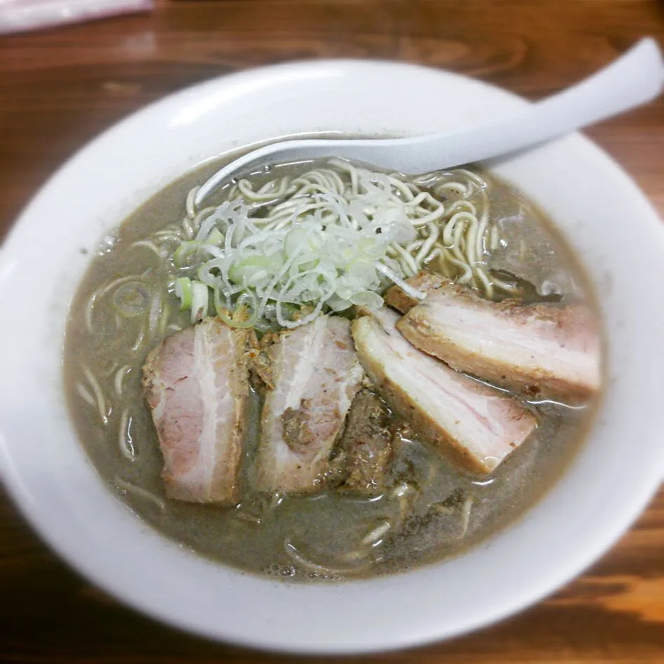 Snapdishの料理写真:煮干しラーメン|よちやまさん